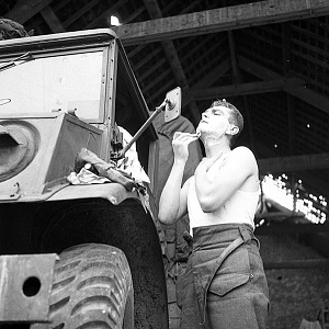 CDN Pte Hillis Shaving, Dies 2 Weeks Later.